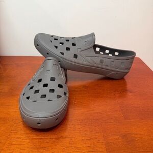 Vans Men's Gray Slip-On Trek Waterproof Shoes
